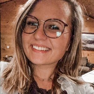 Meet your Posher, Hannah